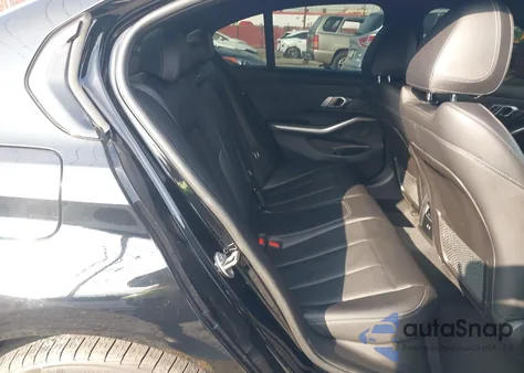 2022 BMW 330I z USA, uszkodzony, nr VIN 3MW5R1J00N8C44127